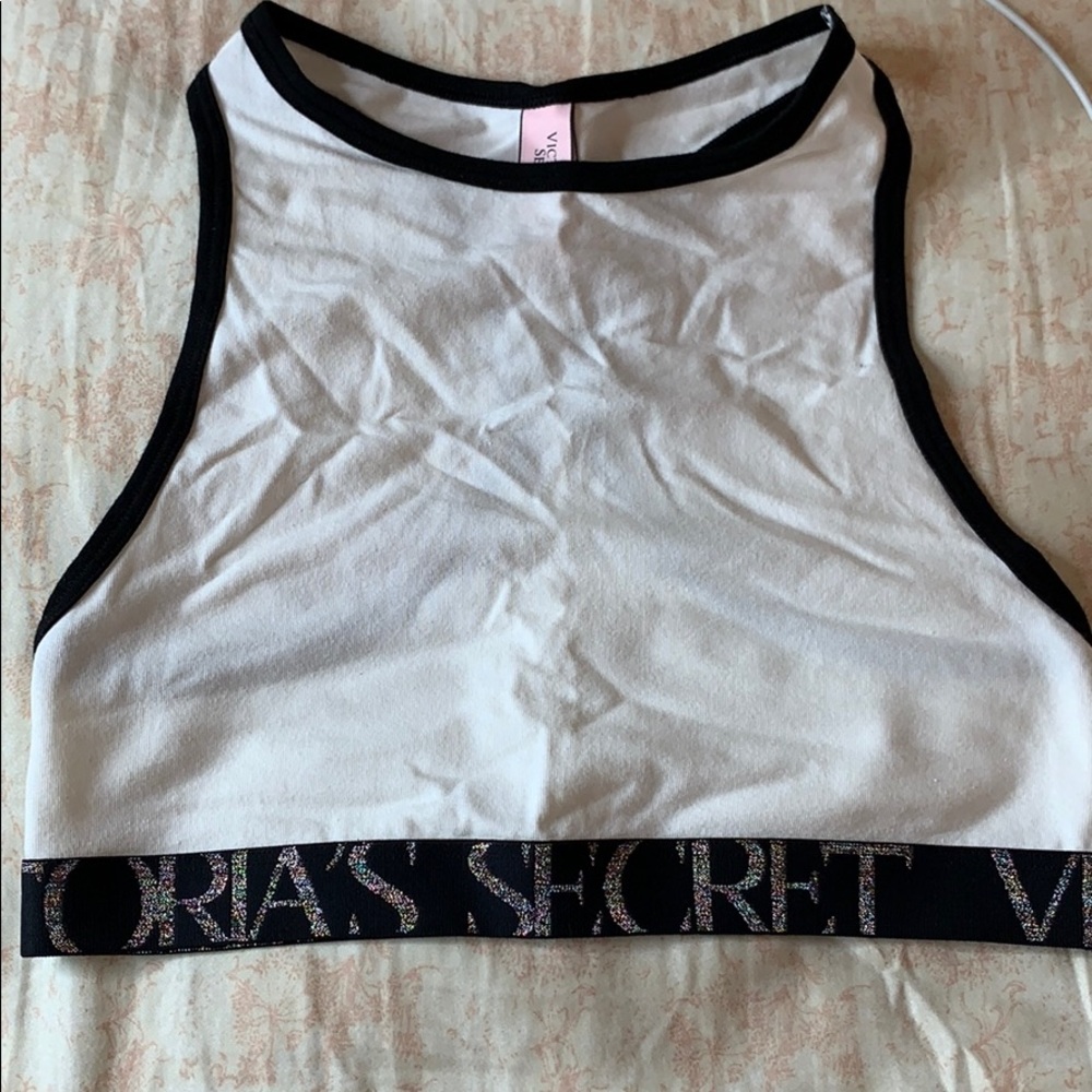 VS CROP TOP